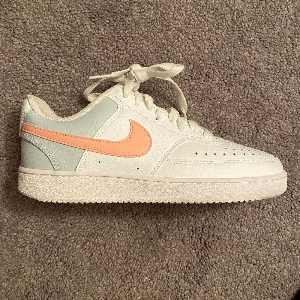 Nike Air Forces. Multicolor. Size 5.5